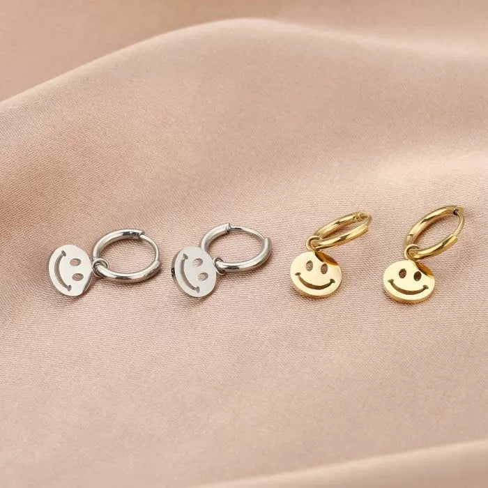 Smiley oorbellen - zilver