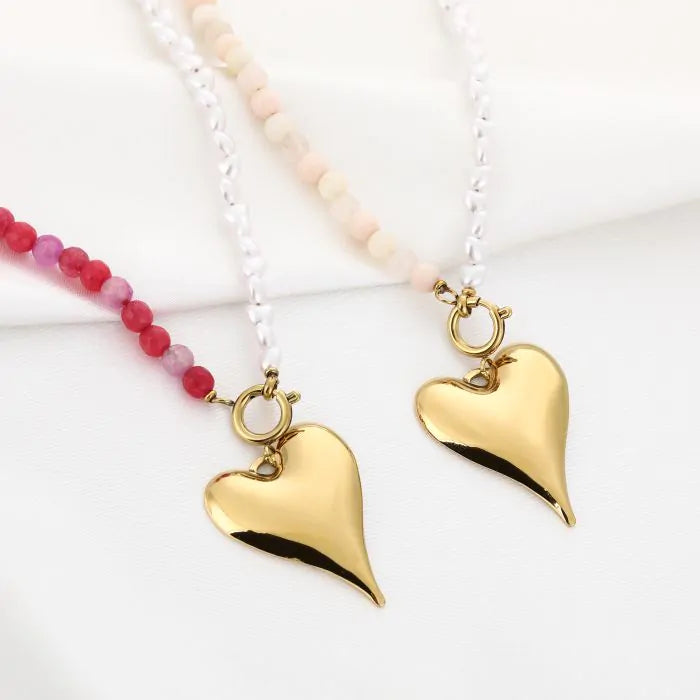 Zomer ketting met natuur stenen parels en hart - beige