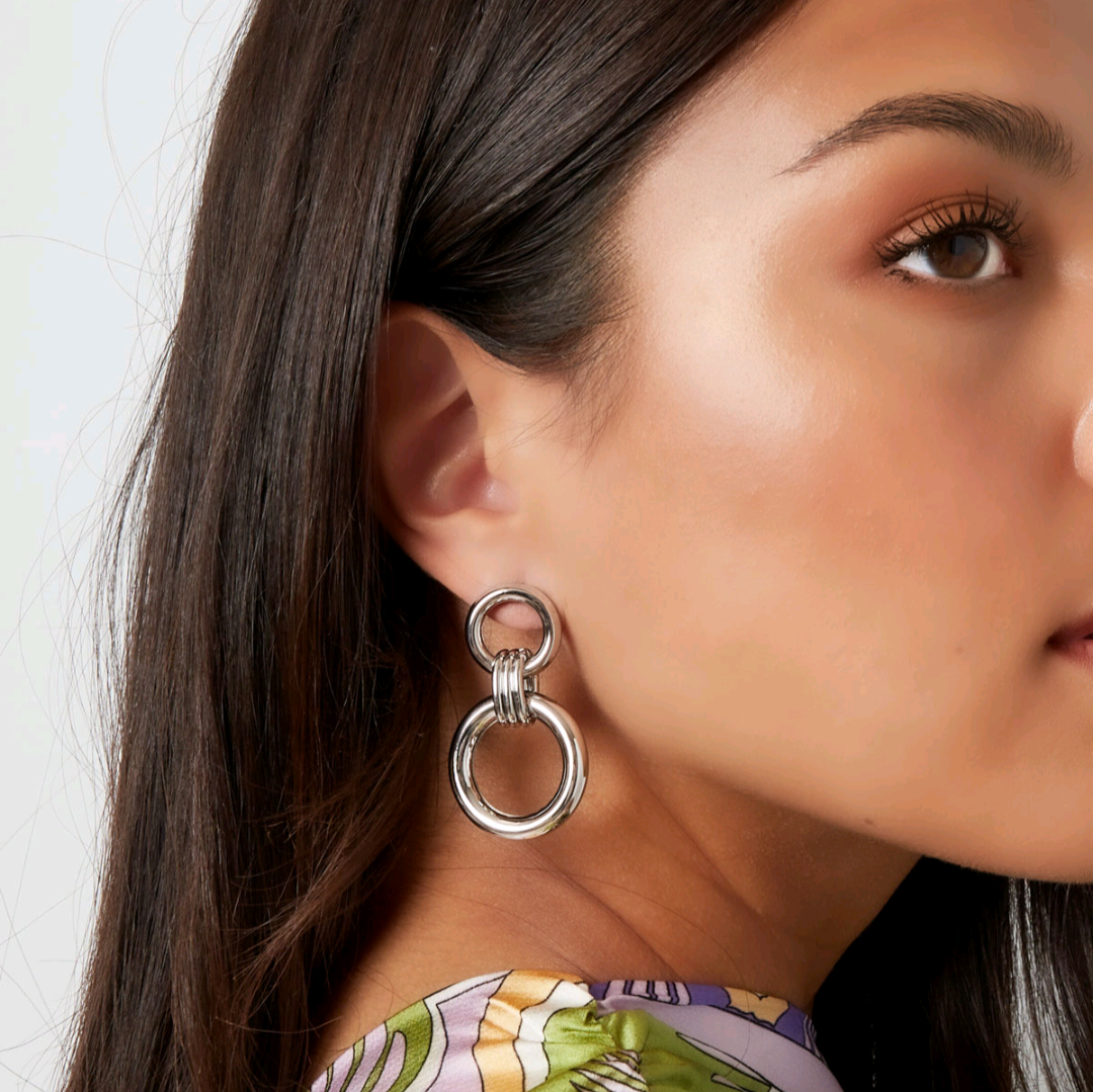 Oorbellen verbonden cirkels - zilver