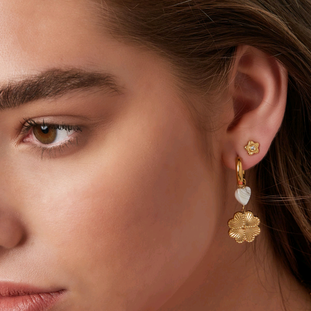 Oorstekers bloem - goud