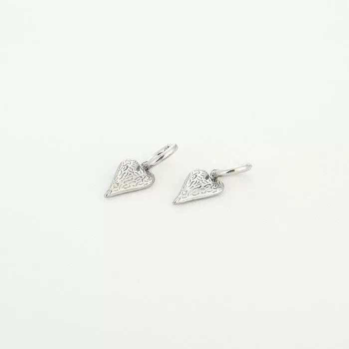 Hartjes oorbellen met print - zilver